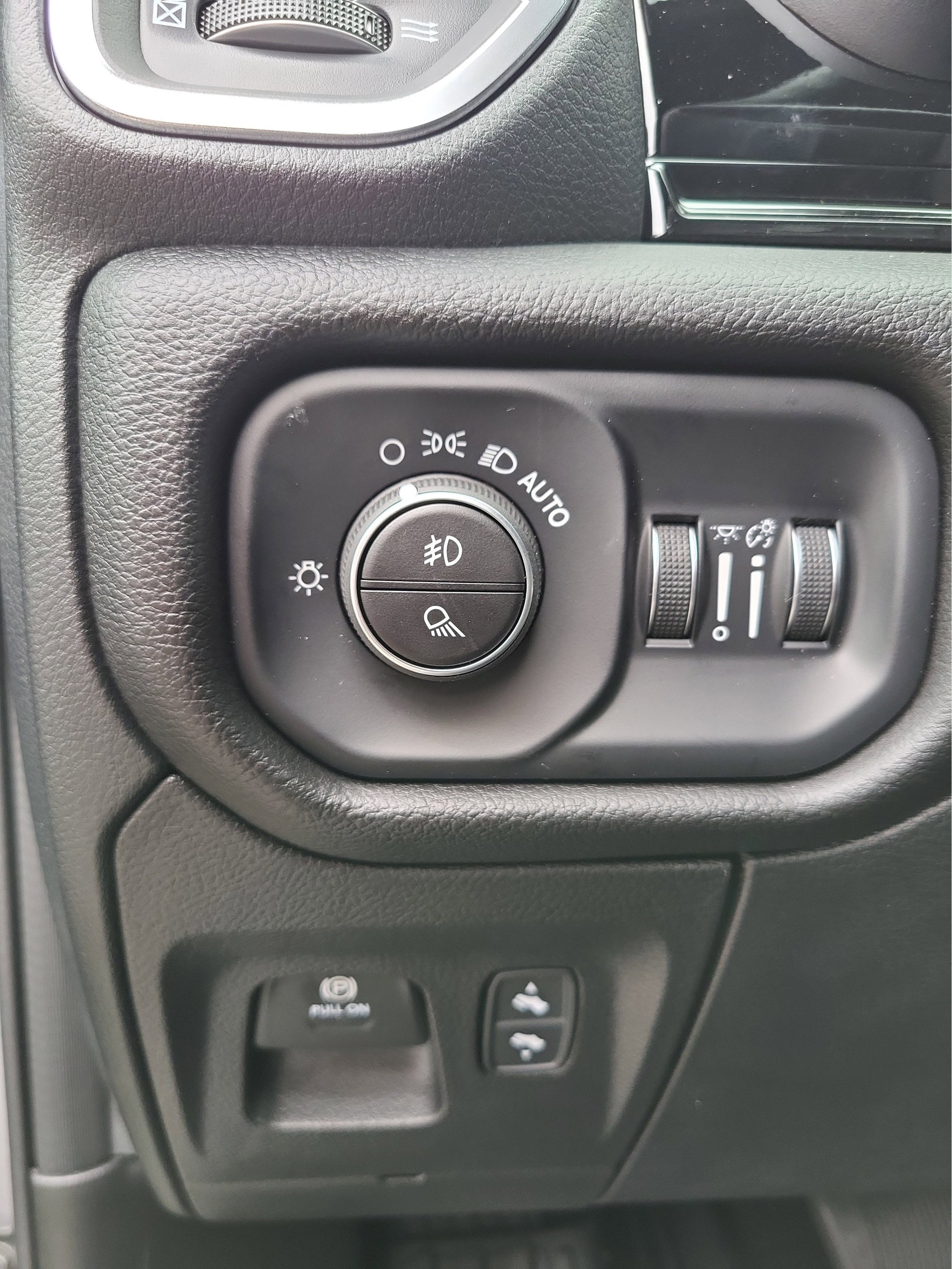 2026 RAM 1500 Laramie - Photo 21