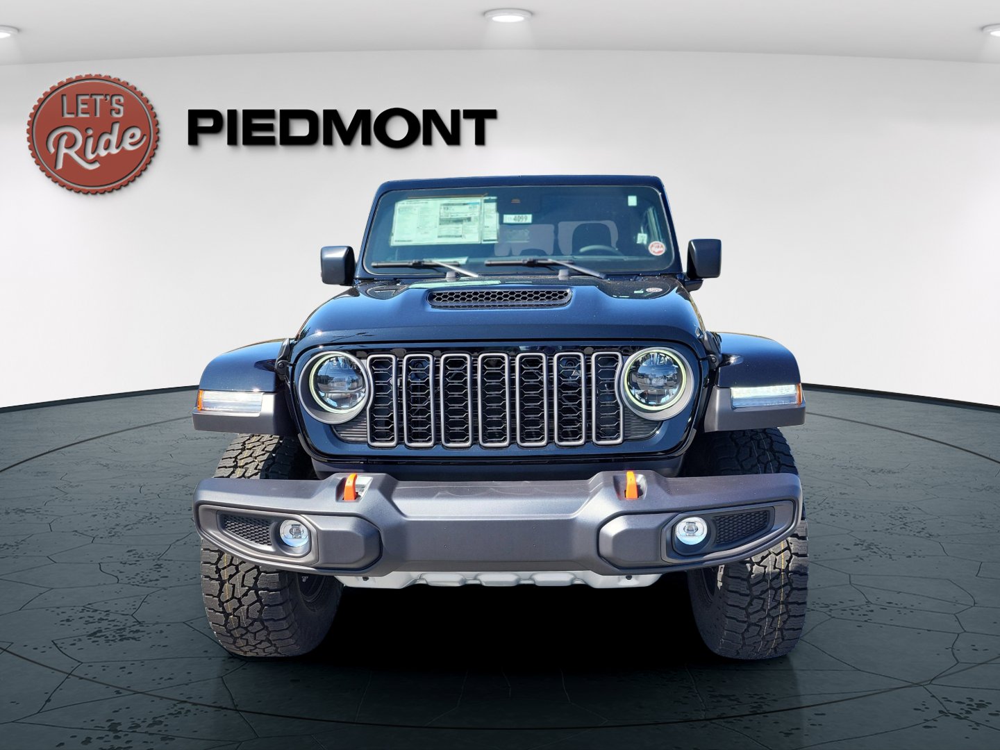 2025 Jeep Gladiator Mojave photo 2