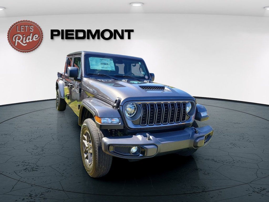 New 2025 Jeep Gladiator SPORT S 4X4 Pickup
