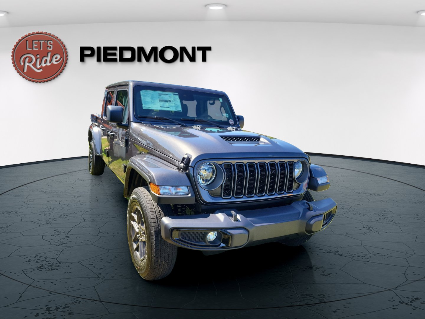 2025 Jeep Gladiator Sport S photo 3