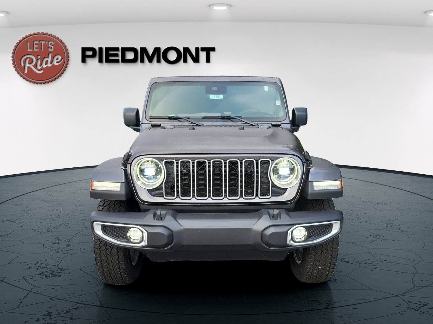 2025 Jeep Wrangler Sahara photo 2