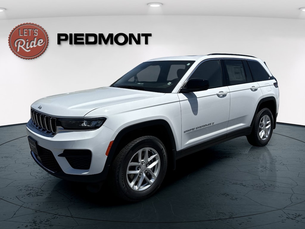New 2025 Jeep Grand Cherokee LAREDO X 4X4 Sport Utility