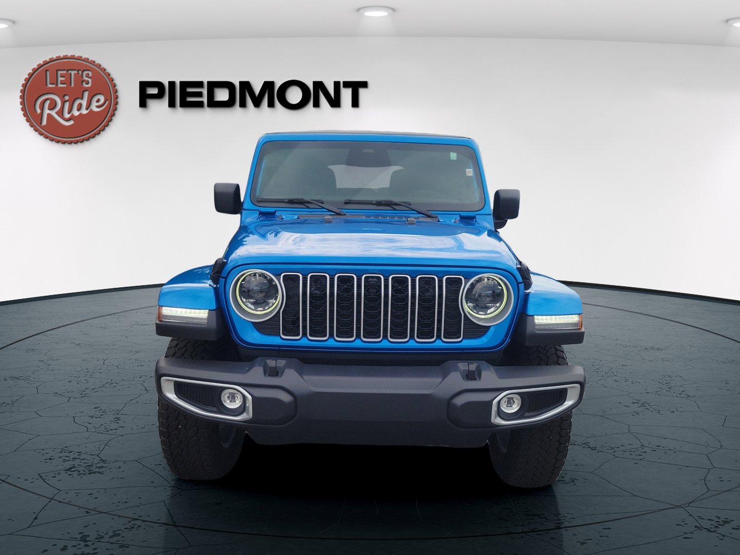 2025 Jeep Wrangler Sahara photo 2