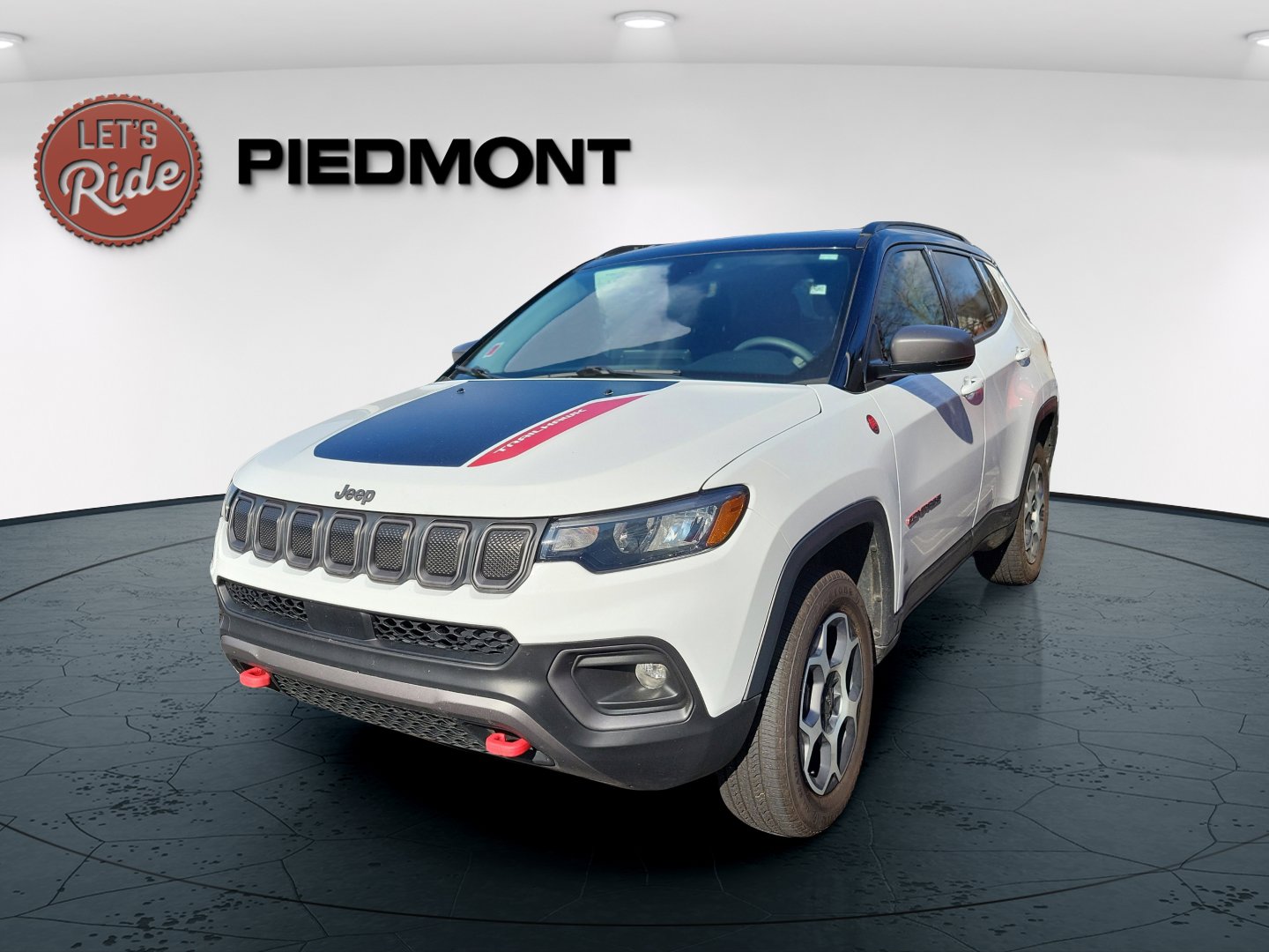 2022 Jeep Compass Trailhawk's photo