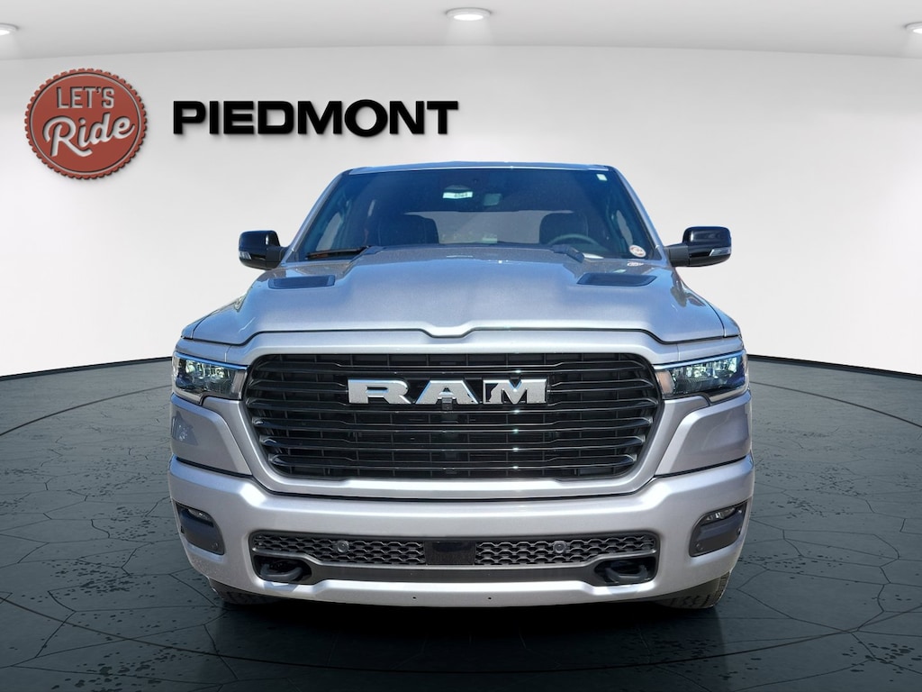 New 2026 Ram 1500 LARAMIE CREW CAB 4X4 5'7 BOX Pickup