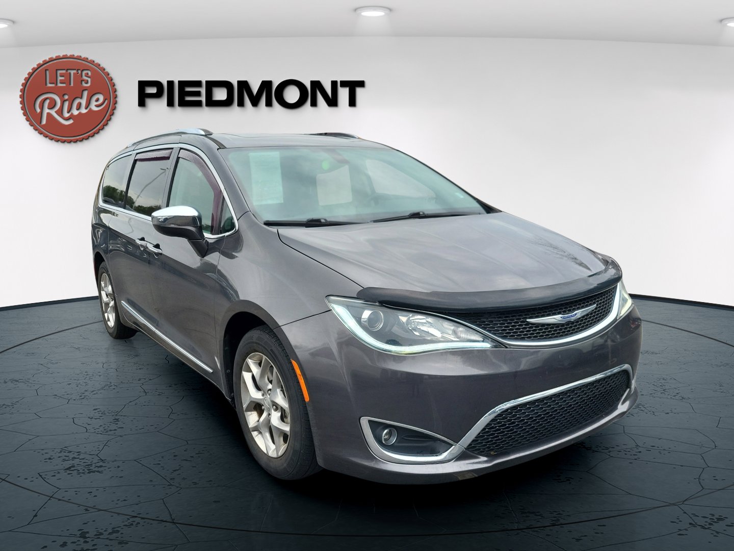 2019 Chrysler Pacifica Limited photo 3