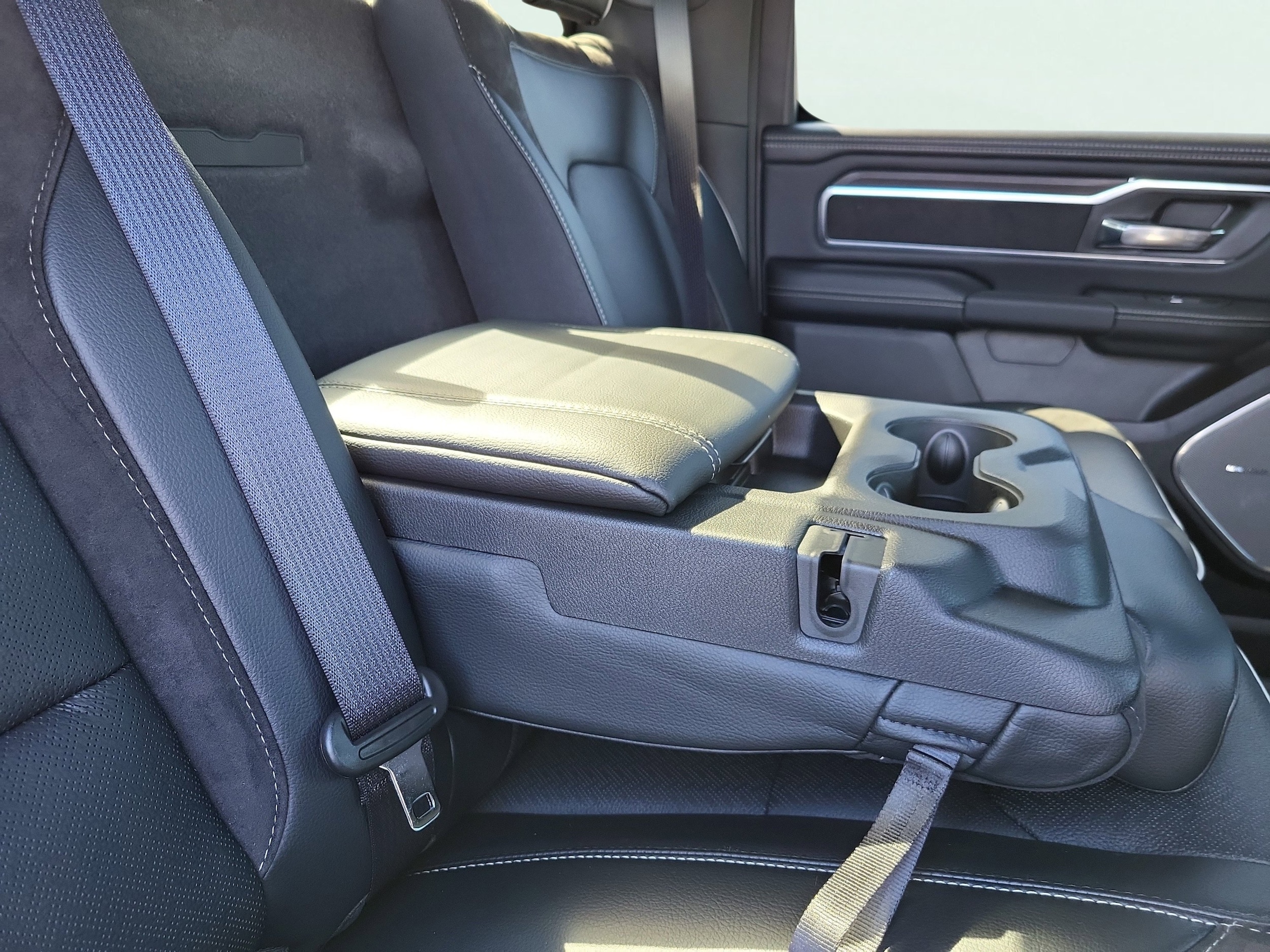 2026 RAM 1500 Laramie - Photo 16