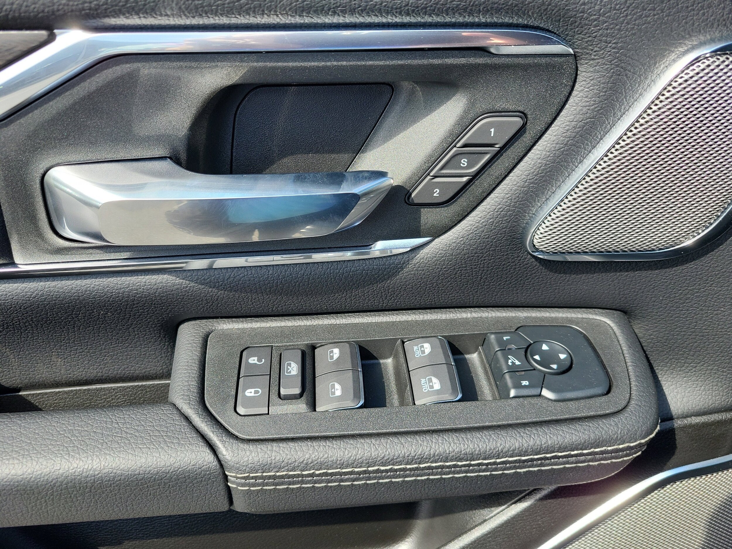 2026 RAM 1500 Laramie - Photo 27