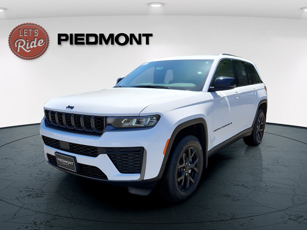 New 2026 Jeep Grand Cherokee LAREDO ALTITUDE 4X4 Sport Utility