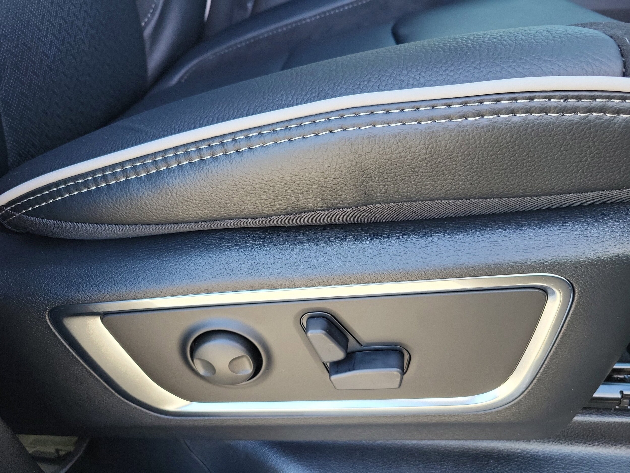 2026 RAM 1500 Laramie - Photo 20