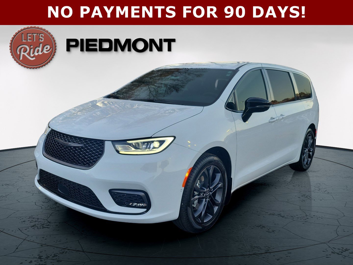 2026 Chrysler Pacifica Select's photo