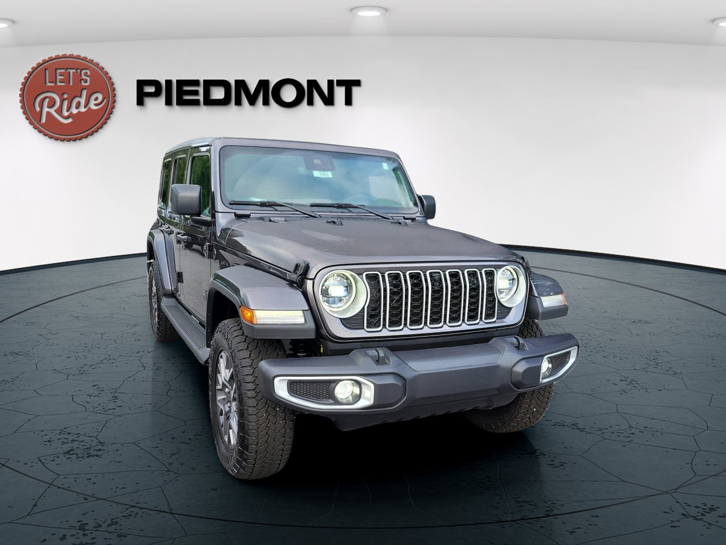 2025 Jeep Wrangler Sahara photo 3