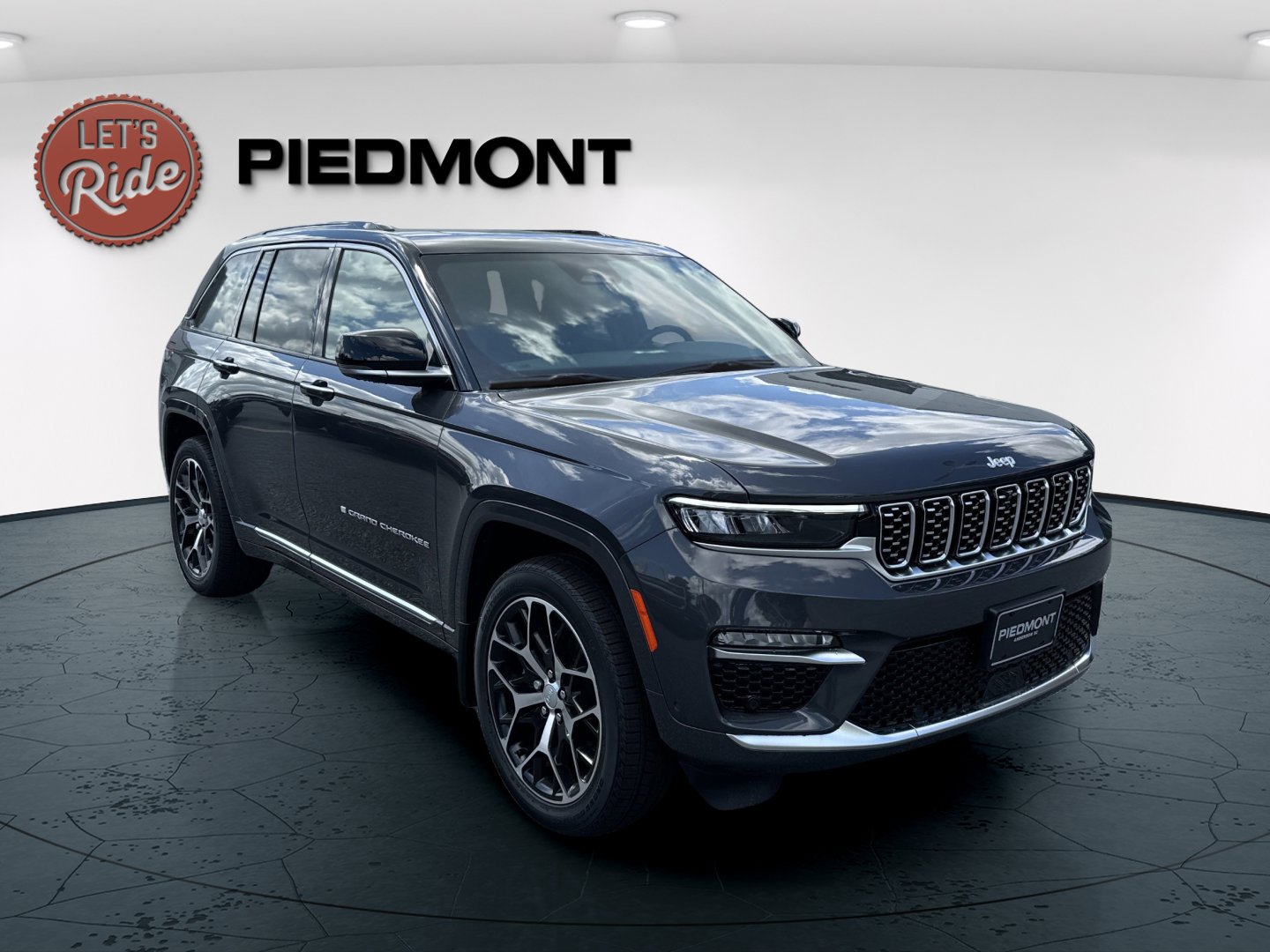 2025 Jeep Grand Cherokee Summit Reserve photo 3
