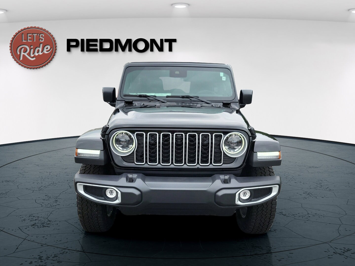 2025 Jeep Wrangler Sahara photo 2