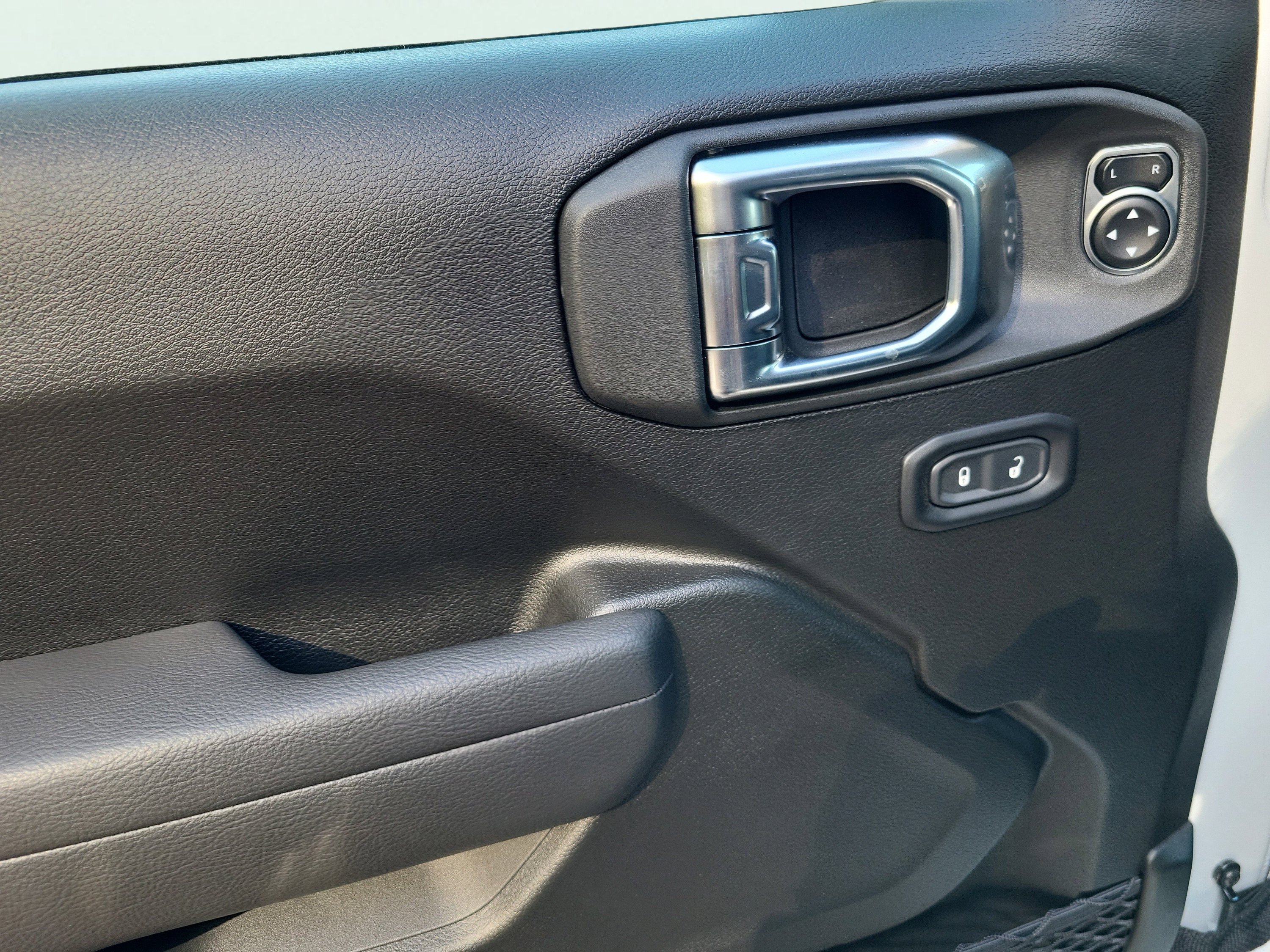 2026 Jeep Wrangler 2-Door Willys - Photo 21