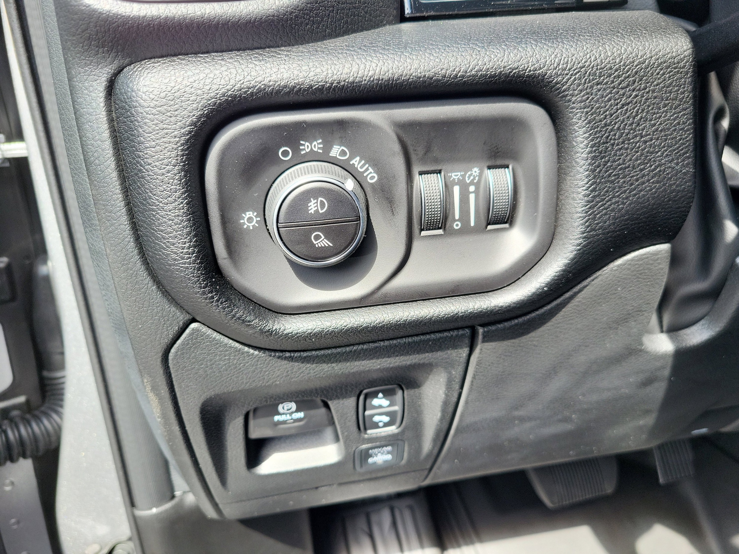 2026 RAM 1500 Laramie - Photo 28