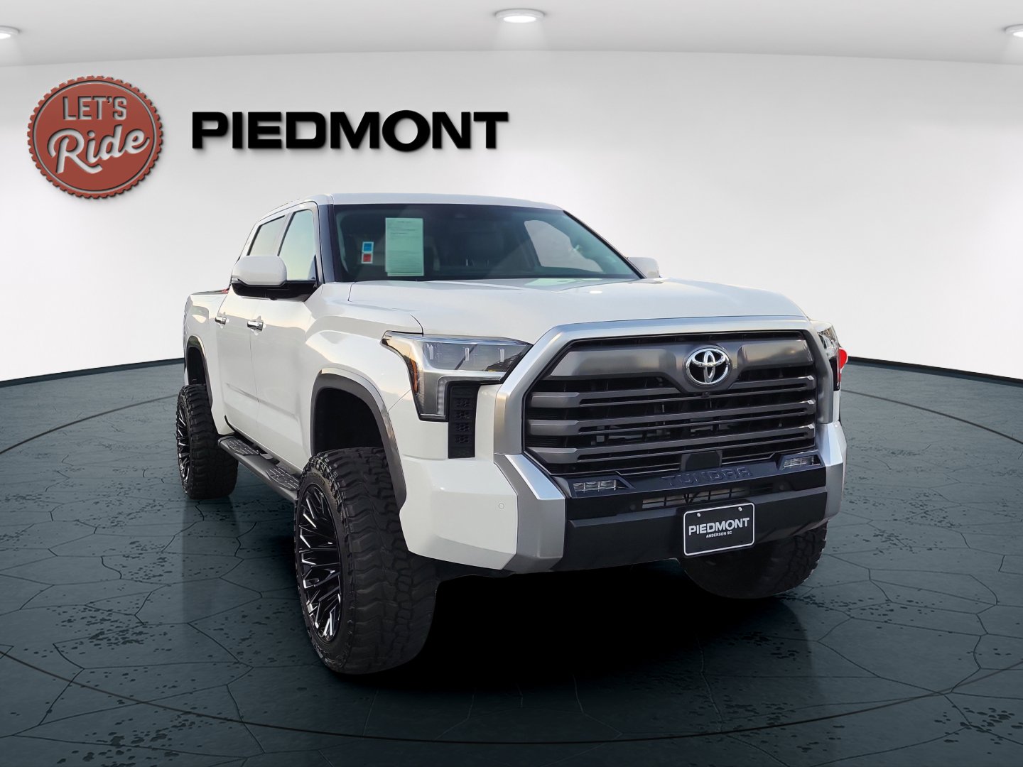 2024 Toyota Tundra Limited's photo