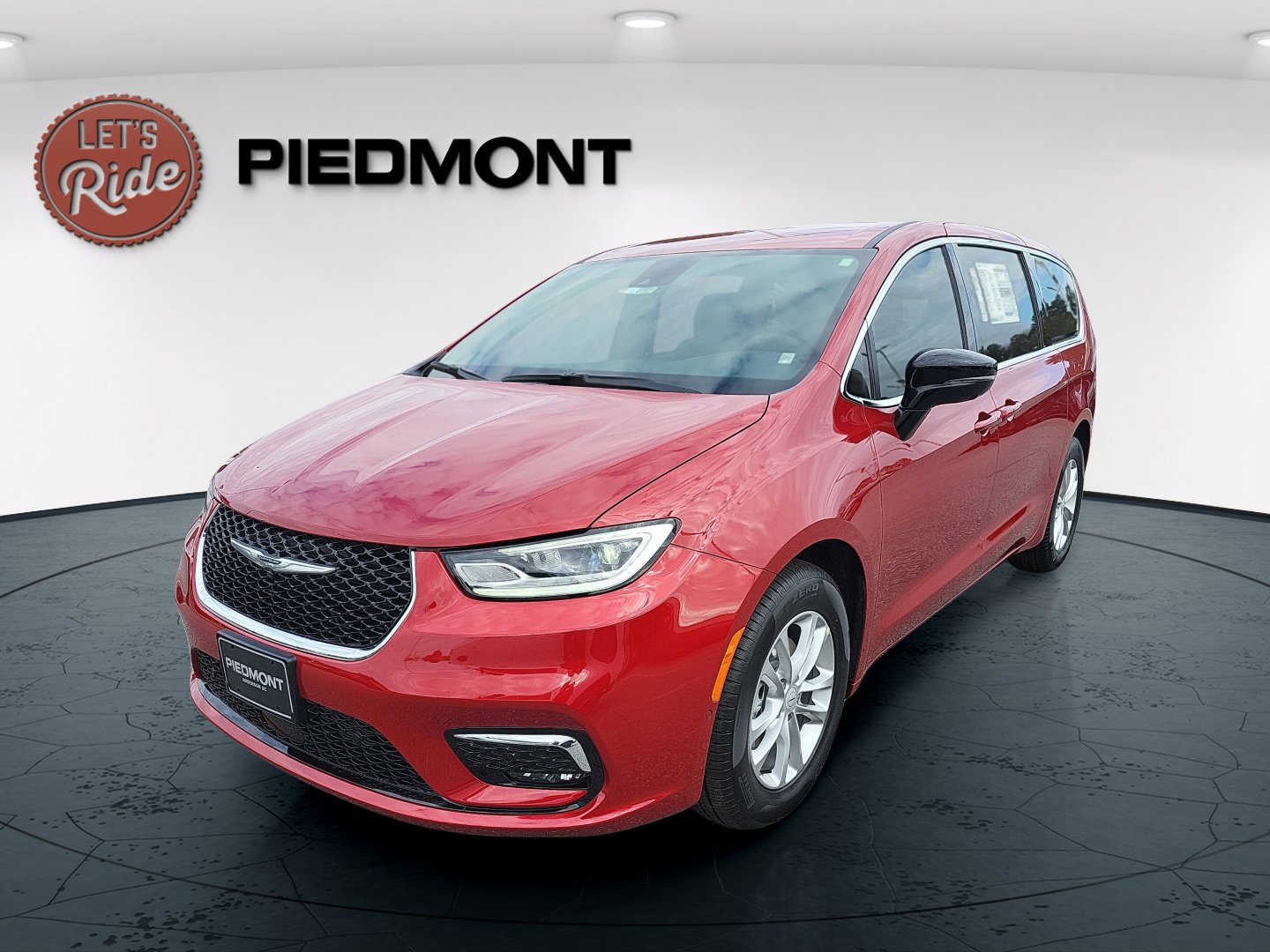 2026 Chrysler Pacifica Select's photo