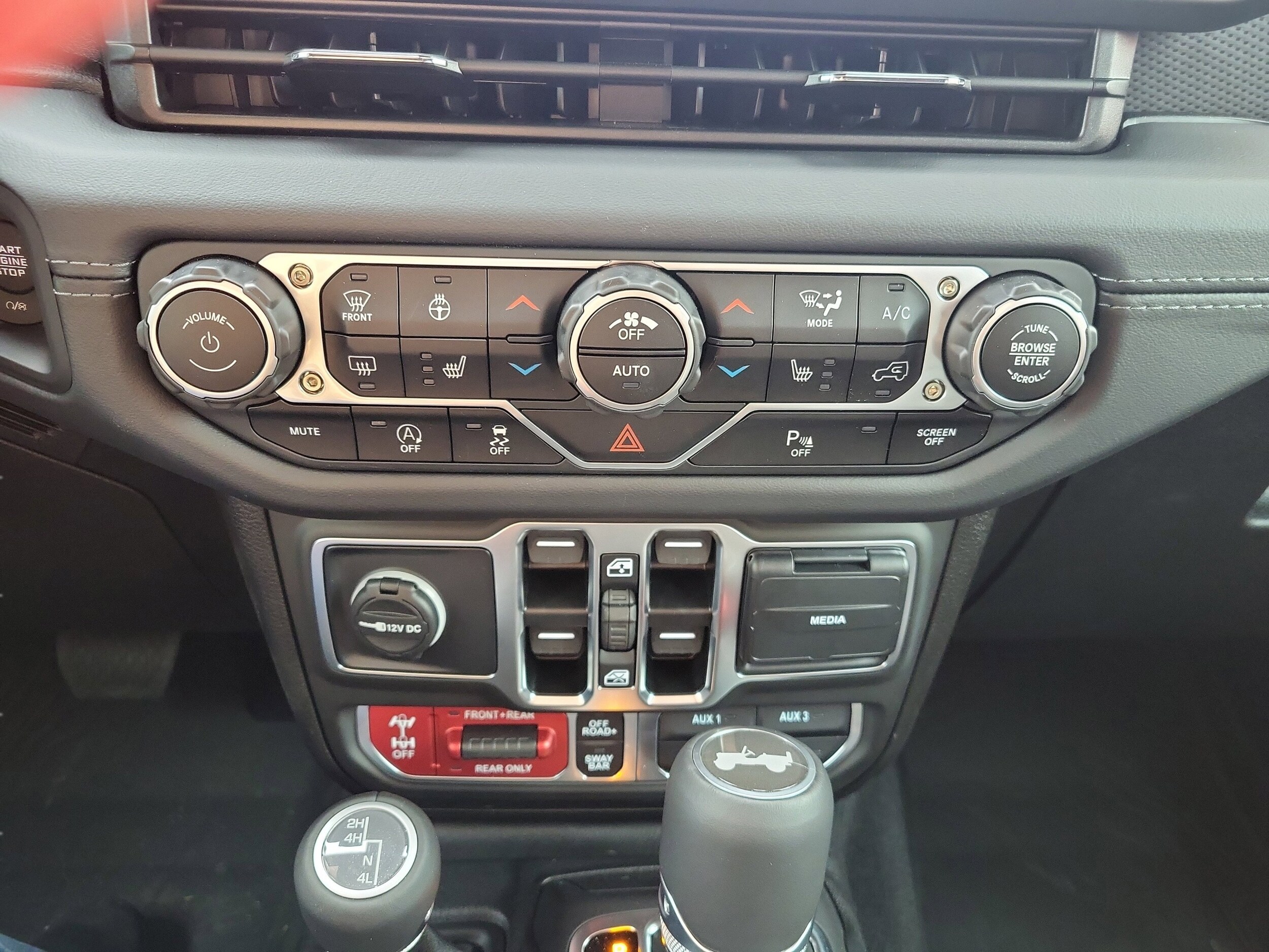 2025 Jeep Wrangler 4-Door Rubicon - Photo 33