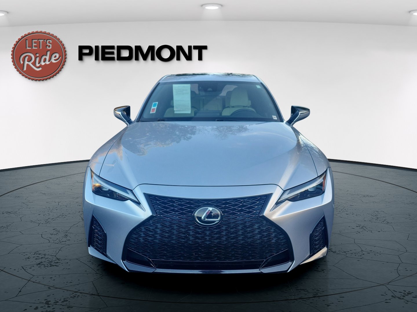 2022 Lexus IS 350 F SPORT photo 2