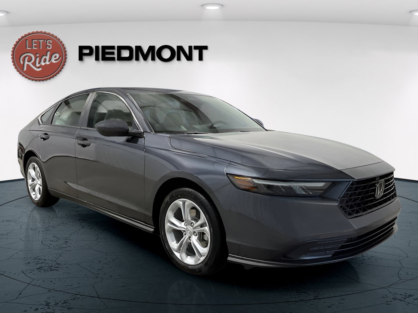 2025 Honda Accord LX's photo