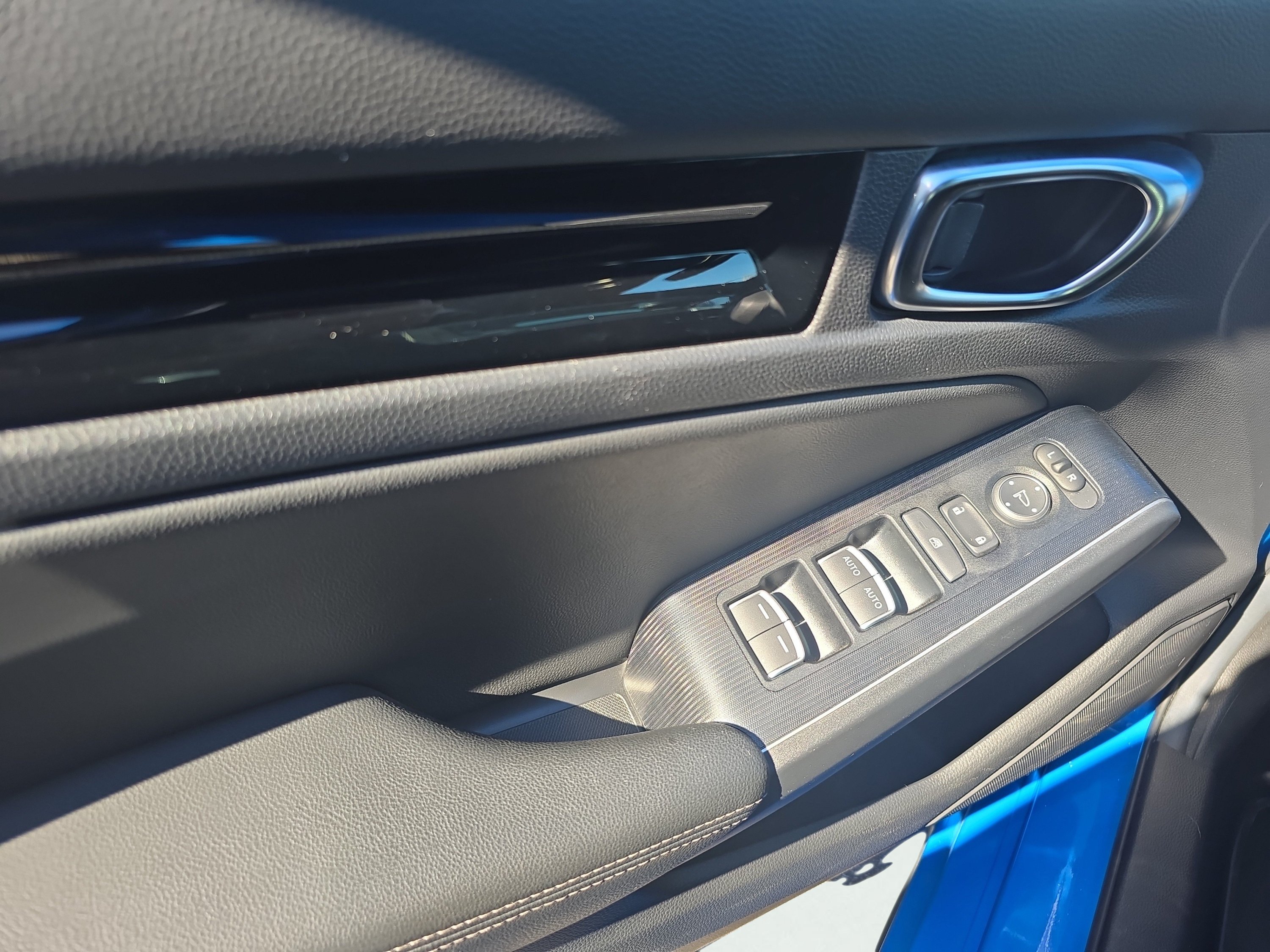2024 Honda Civic Hatchback Sport Touring - Photo 25