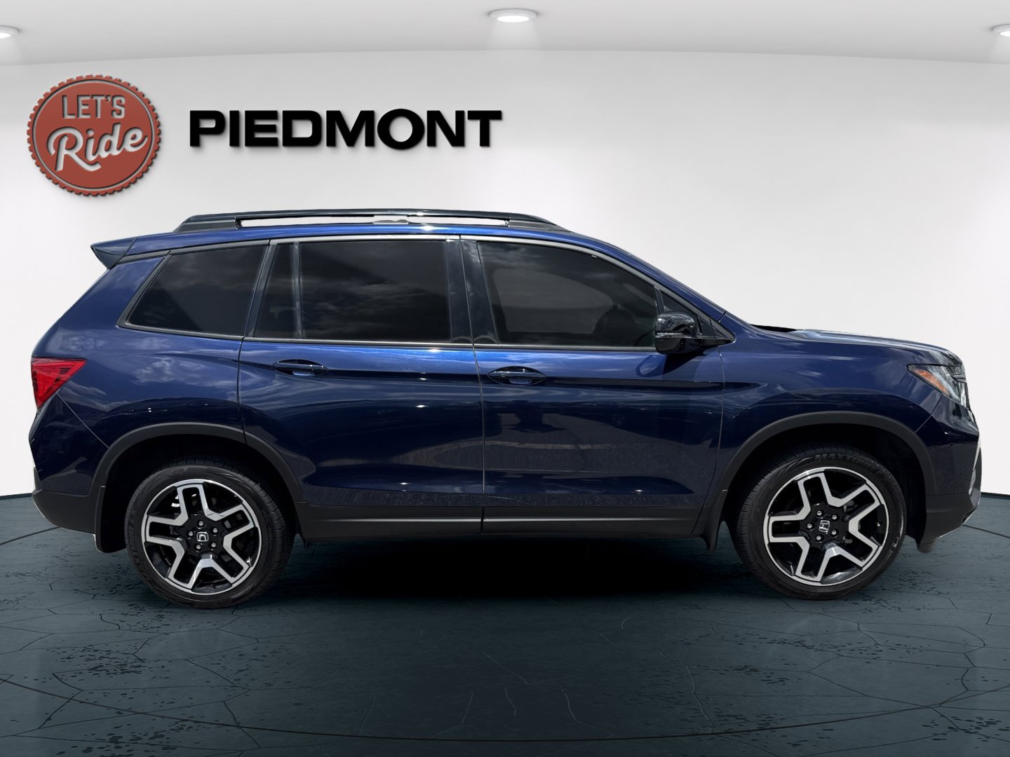 2022 Honda Passport Elite photo 2