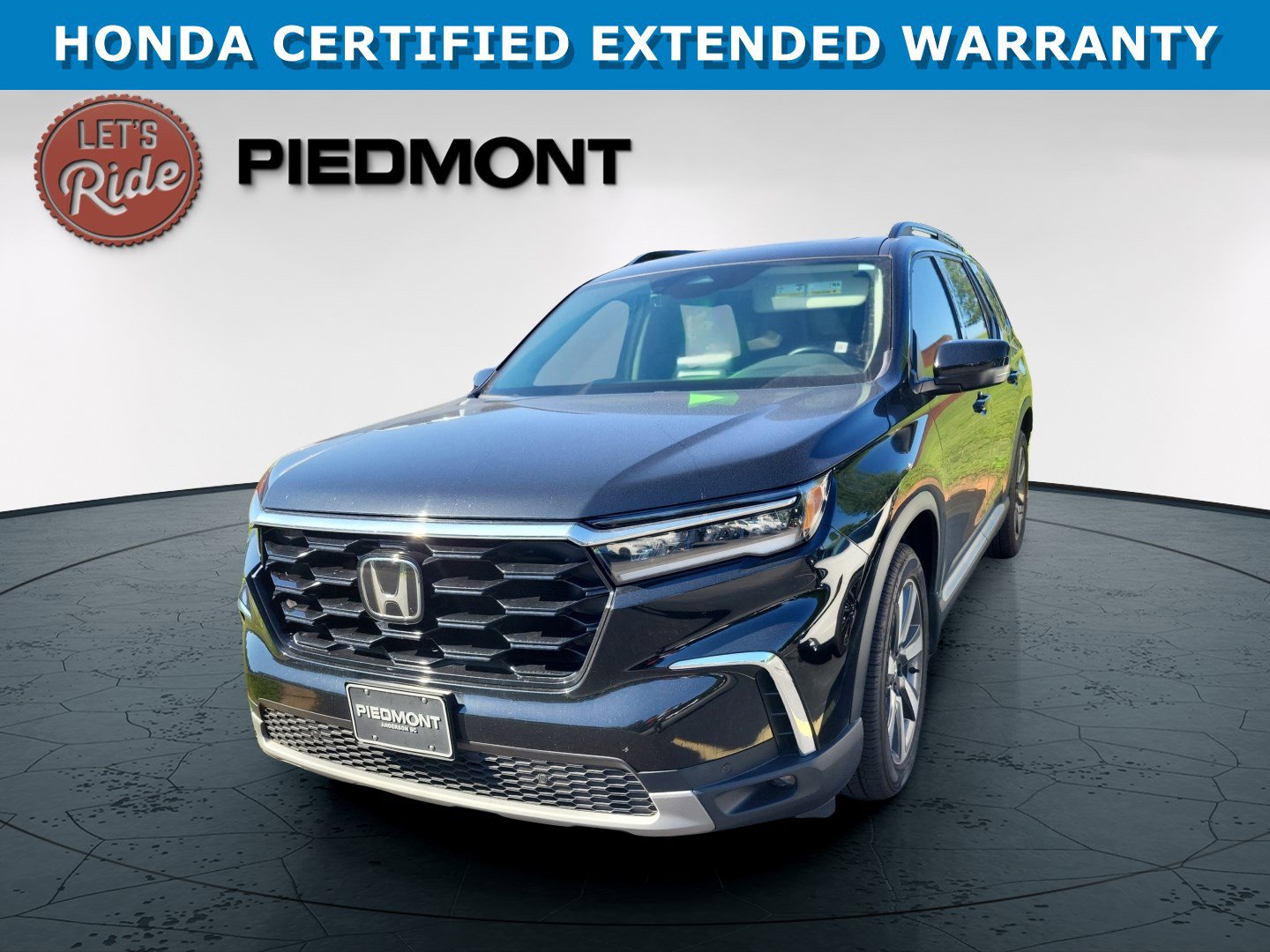 2025 Honda Pilot Touring 2WD's photo