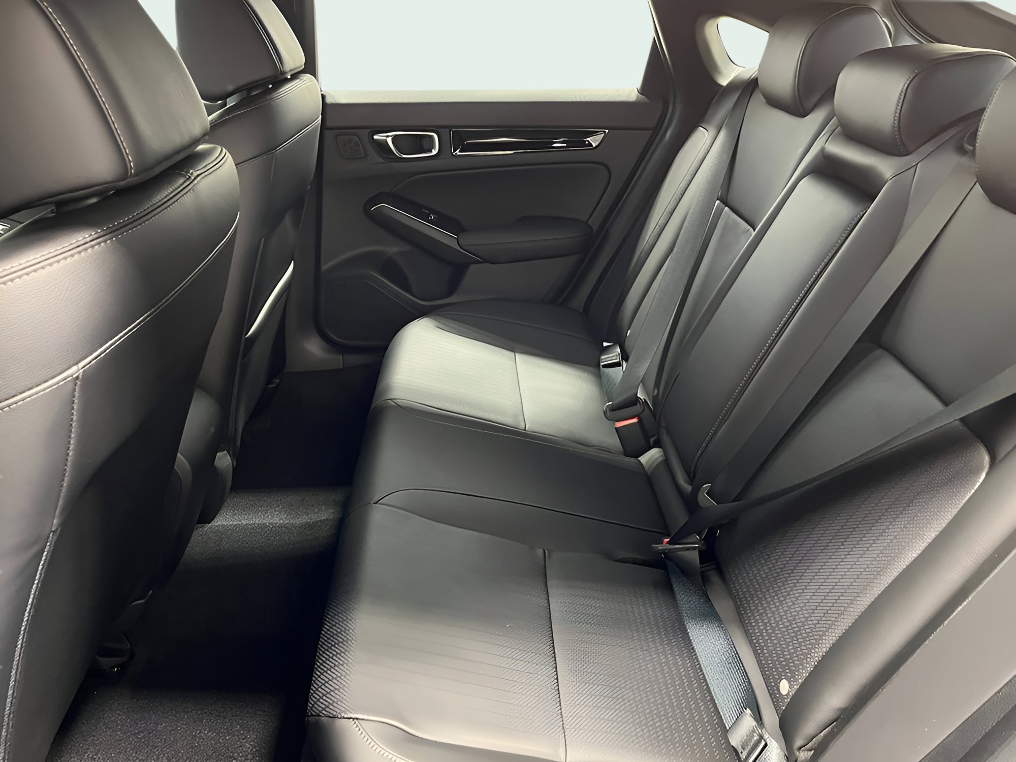 2025 Honda Civic Hatchback Sport Touring - Photo 25