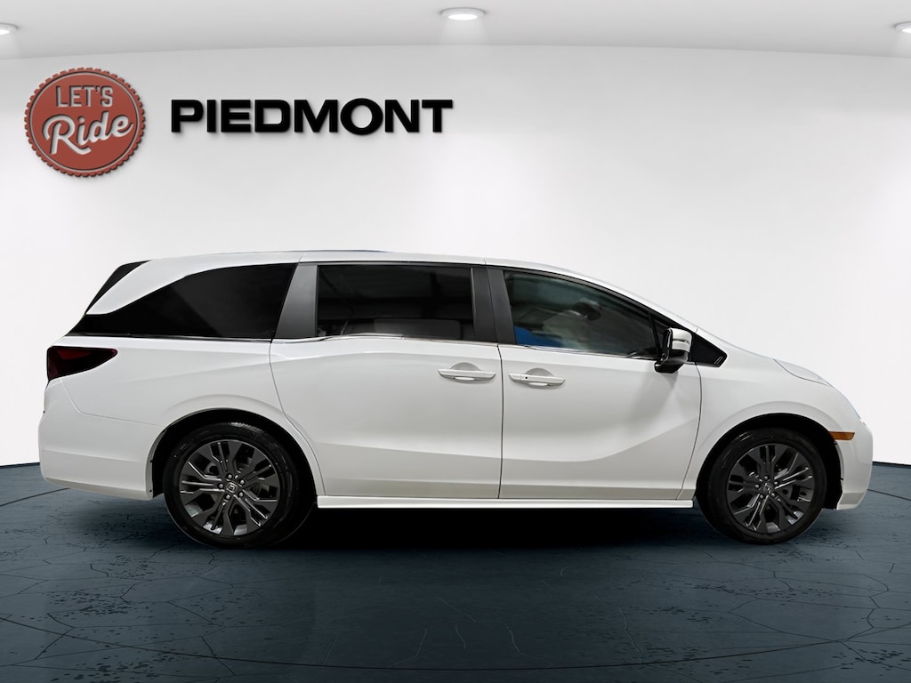 Certified 2025 Honda Odyssey Touring Auto Van