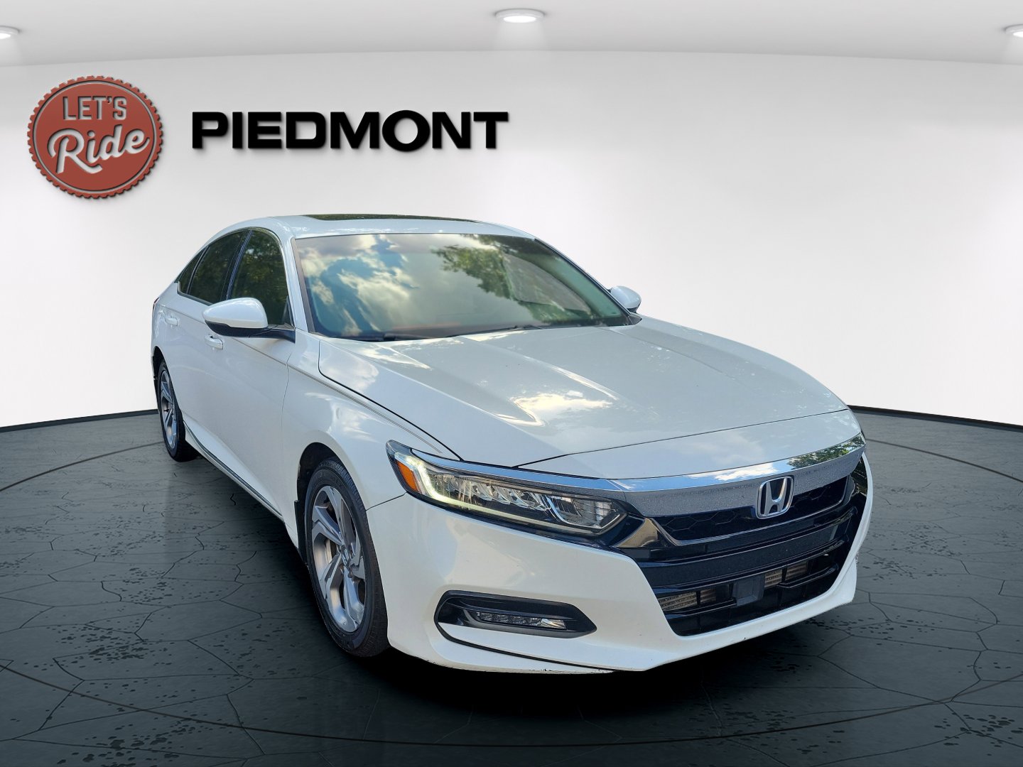 2018 Honda Accord EX-L 1.5T photo 3