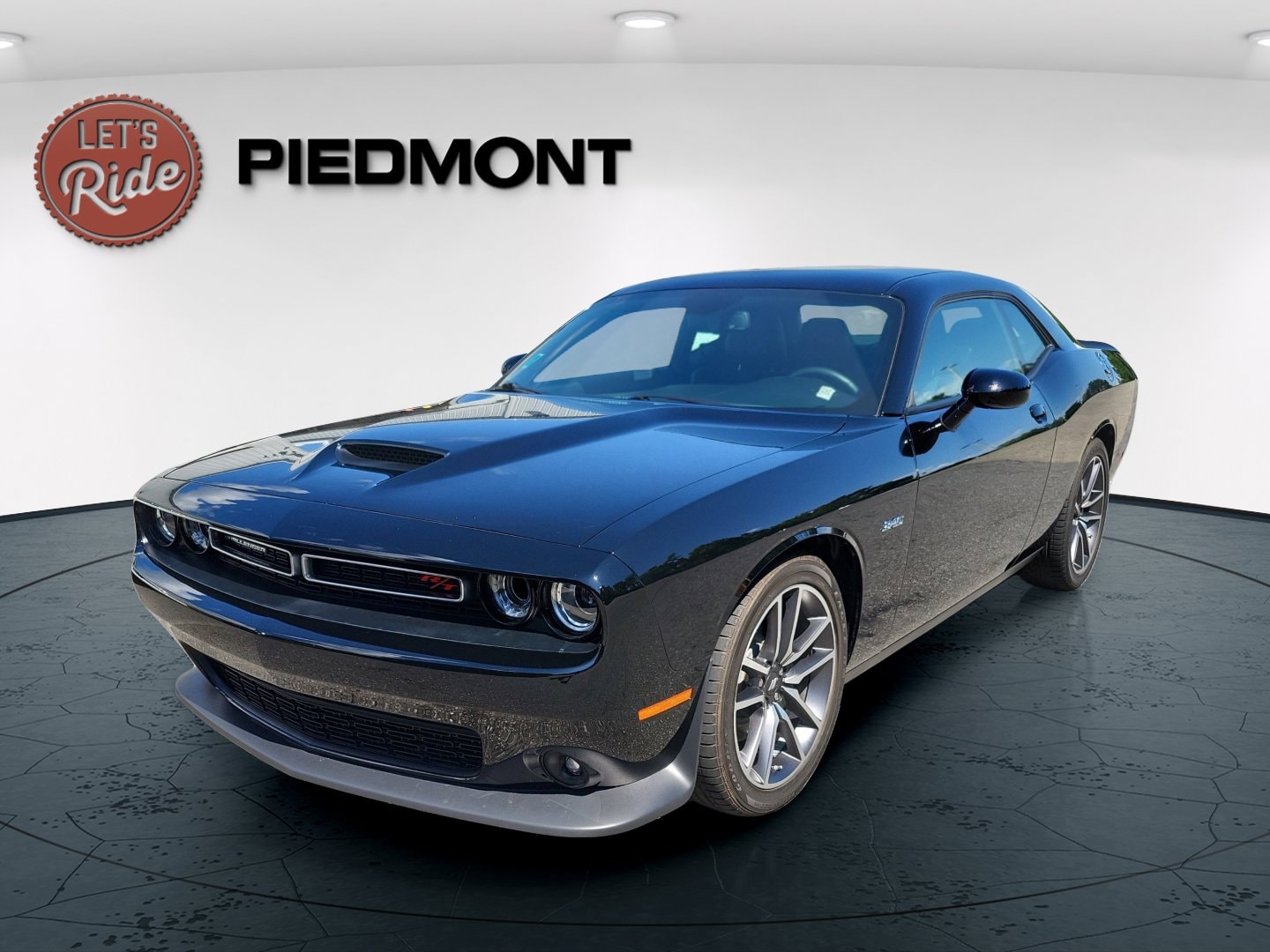 2023 Dodge Challenger R/T's photo