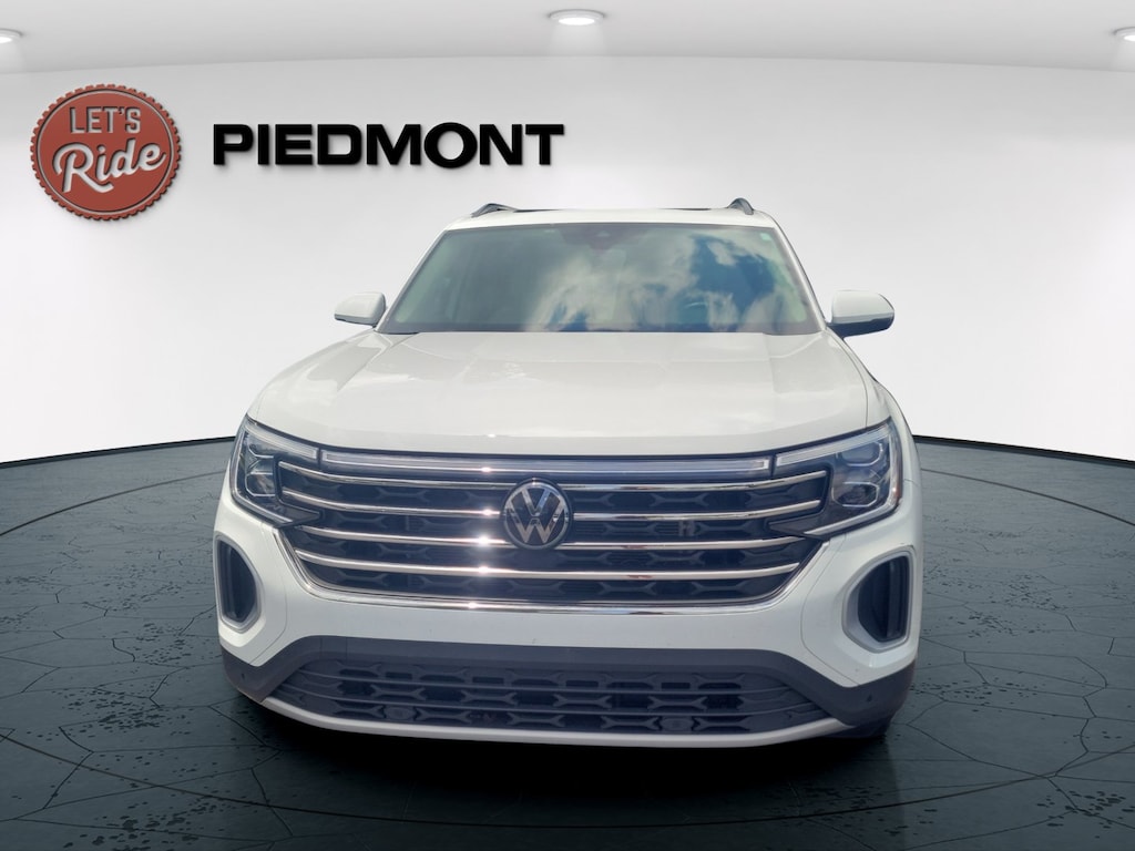 Used 2024 Volkswagen Atlas 2.0T SE w/Technology FWD SUV