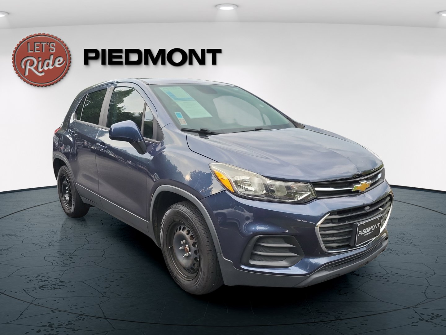 2018 Chevrolet Trax LS photo 3