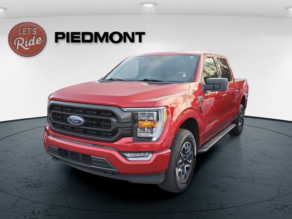 Used 2022 Ford F-150 XLT 4WD SuperCrew 5.5 Box Truck SuperCrew Cab