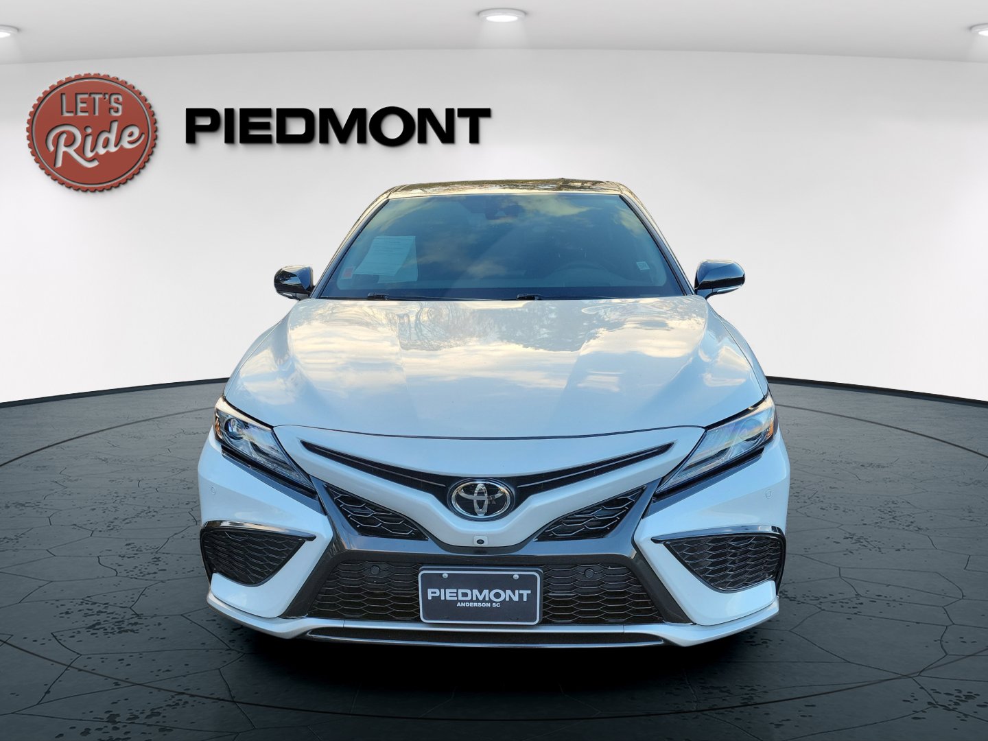 2024 Toyota Camry XSE V6 photo 2