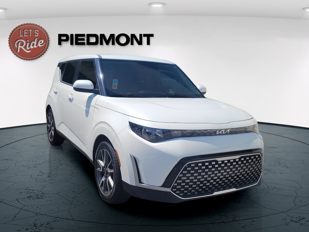 Used 2024 Kia Soul EX IVT Hatchback