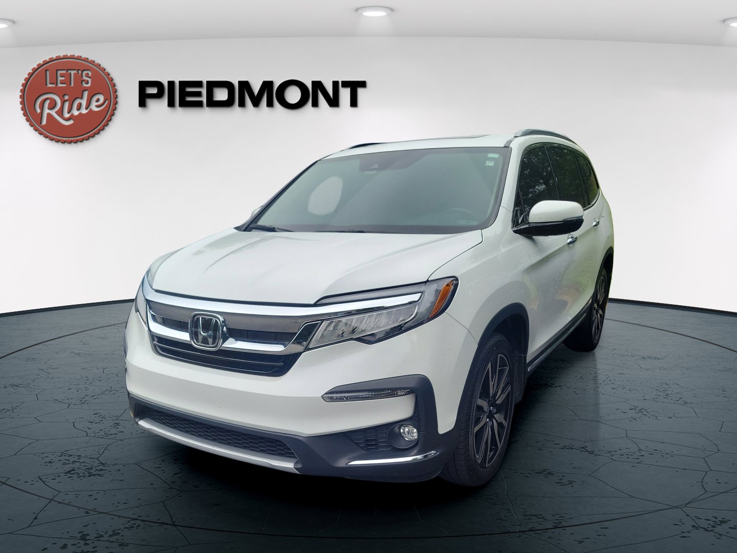 2022 Honda Pilot Touring-7 AWD's photo