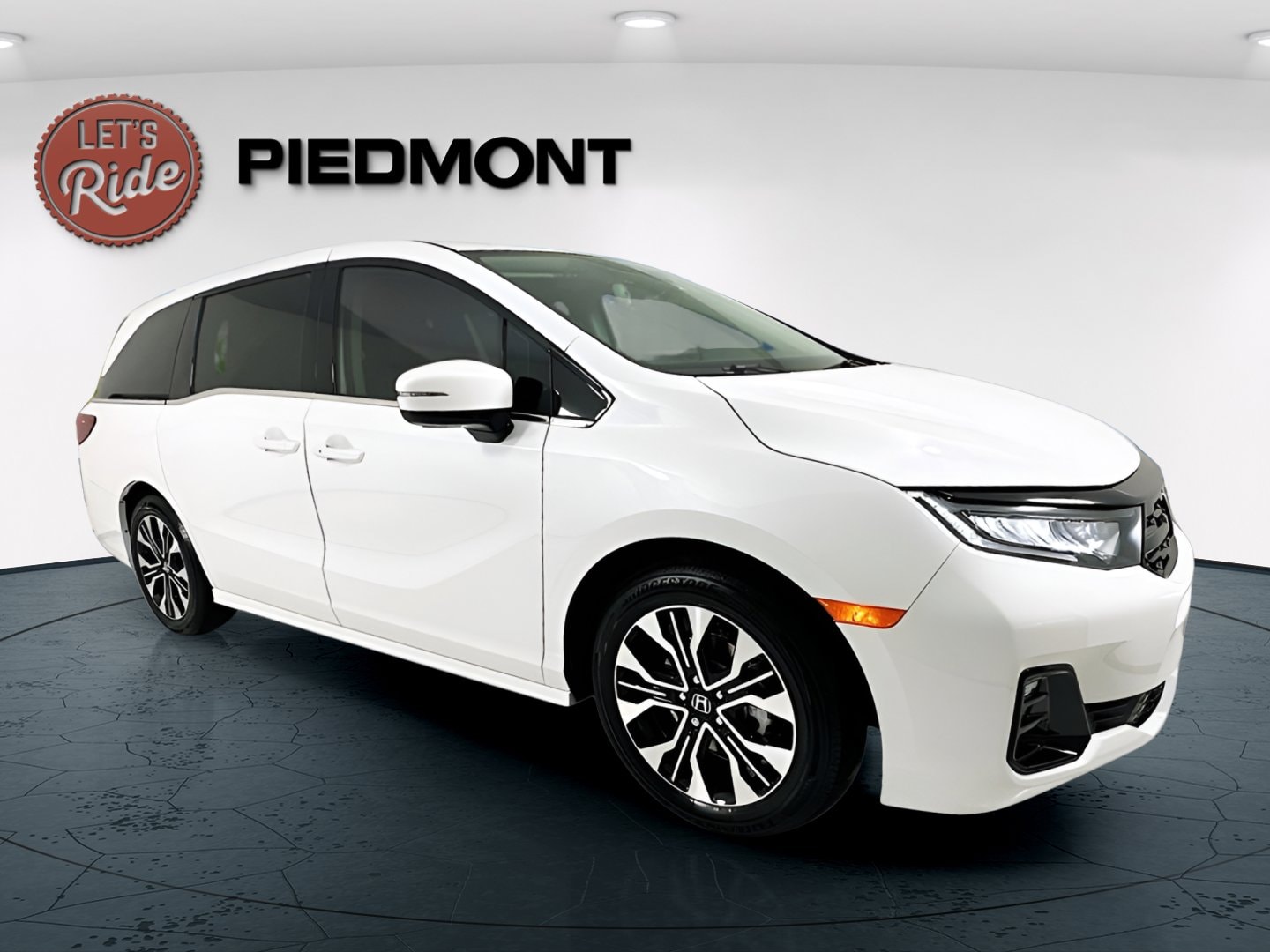 2026 Honda Odyssey Elite's photo