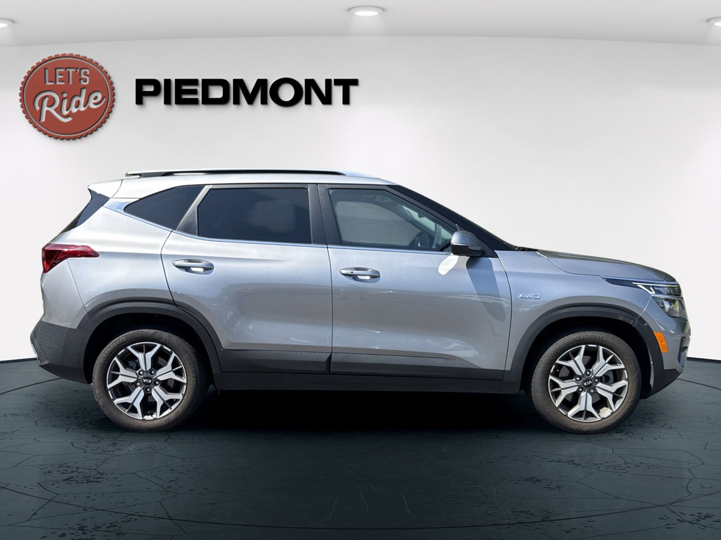 2021 Kia Seltos EX photo 2