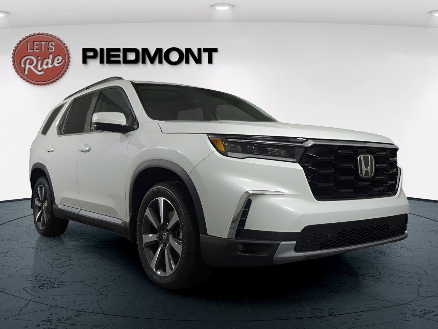 2025 Honda Pilot Touring's photo
