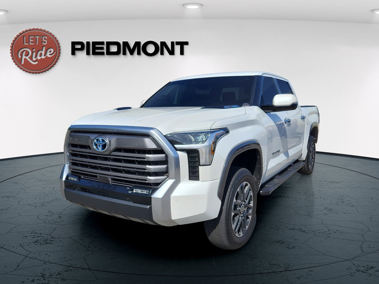 2024 Toyota Tundra Limited's photo