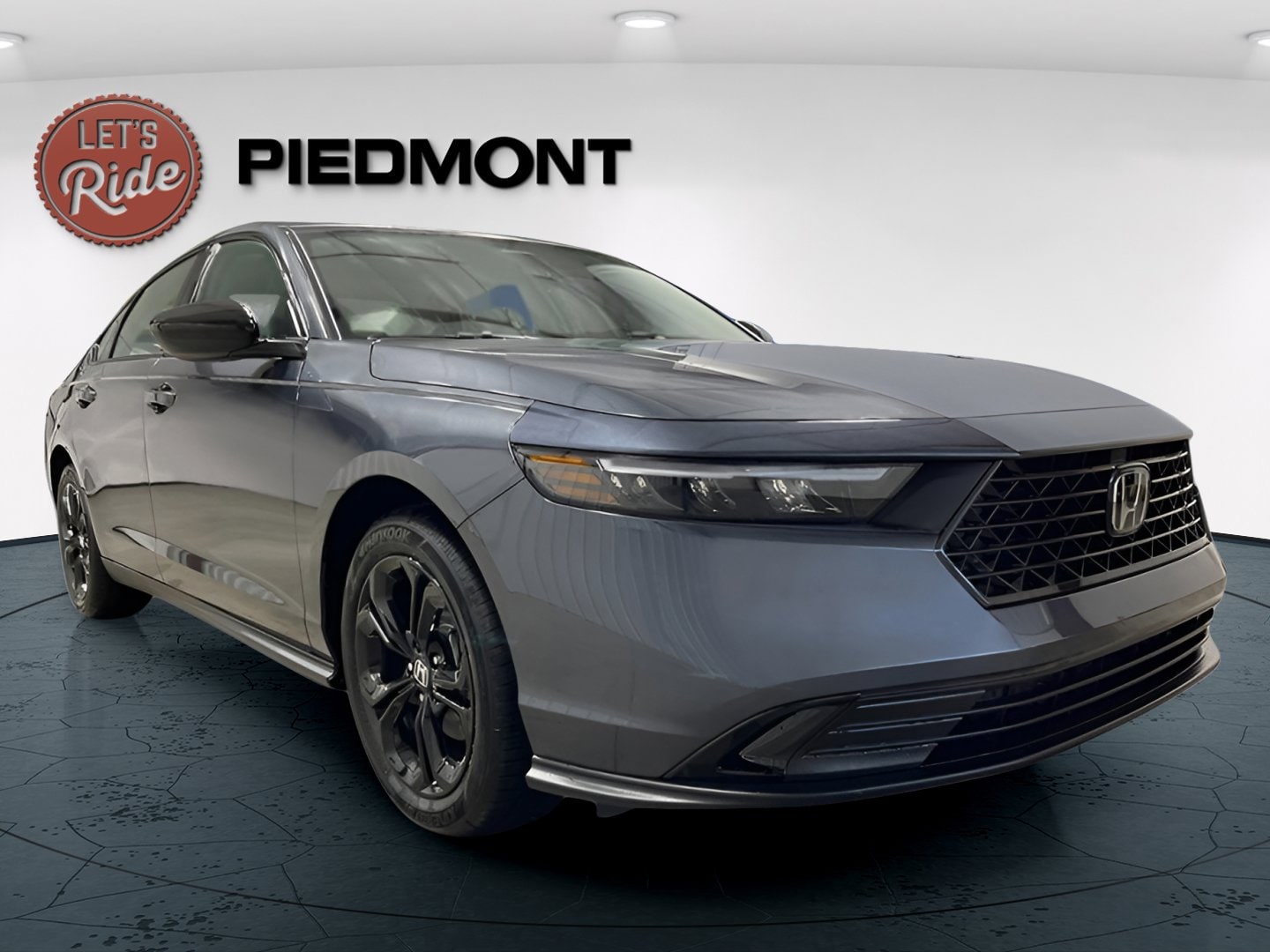 2025 Honda Accord SE's photo