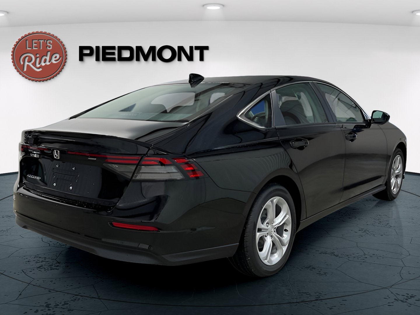 2025 Honda Accord LX photo 3