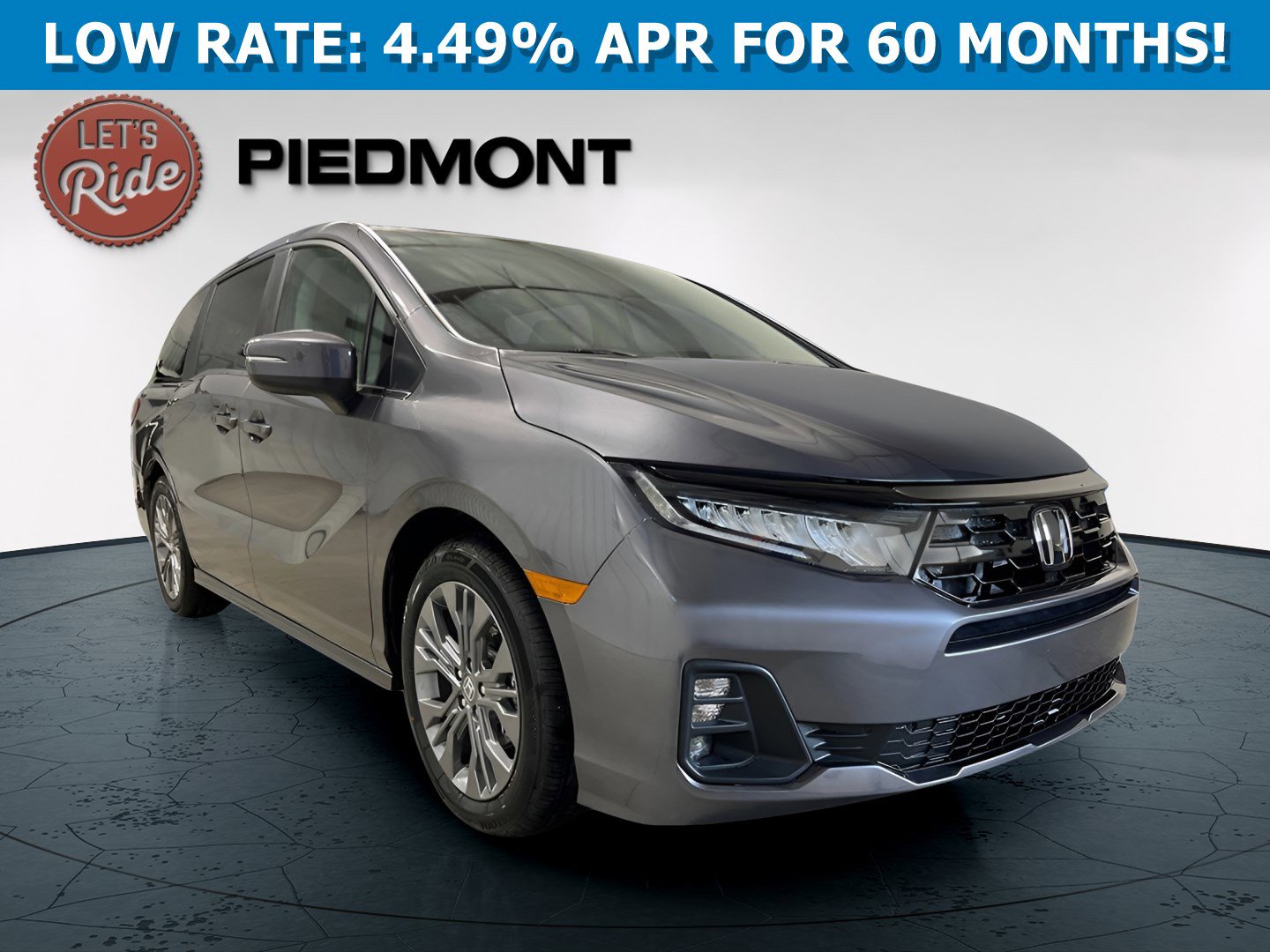 2026 Honda Odyssey Touring's photo
