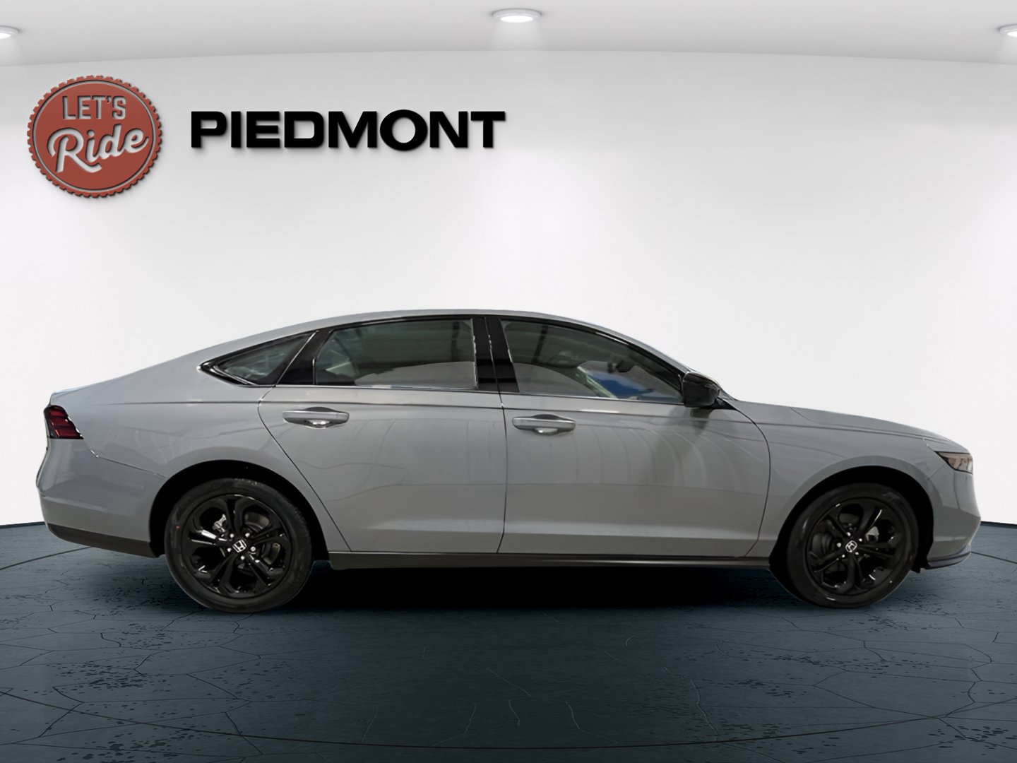 2025 Honda Accord SE photo 2