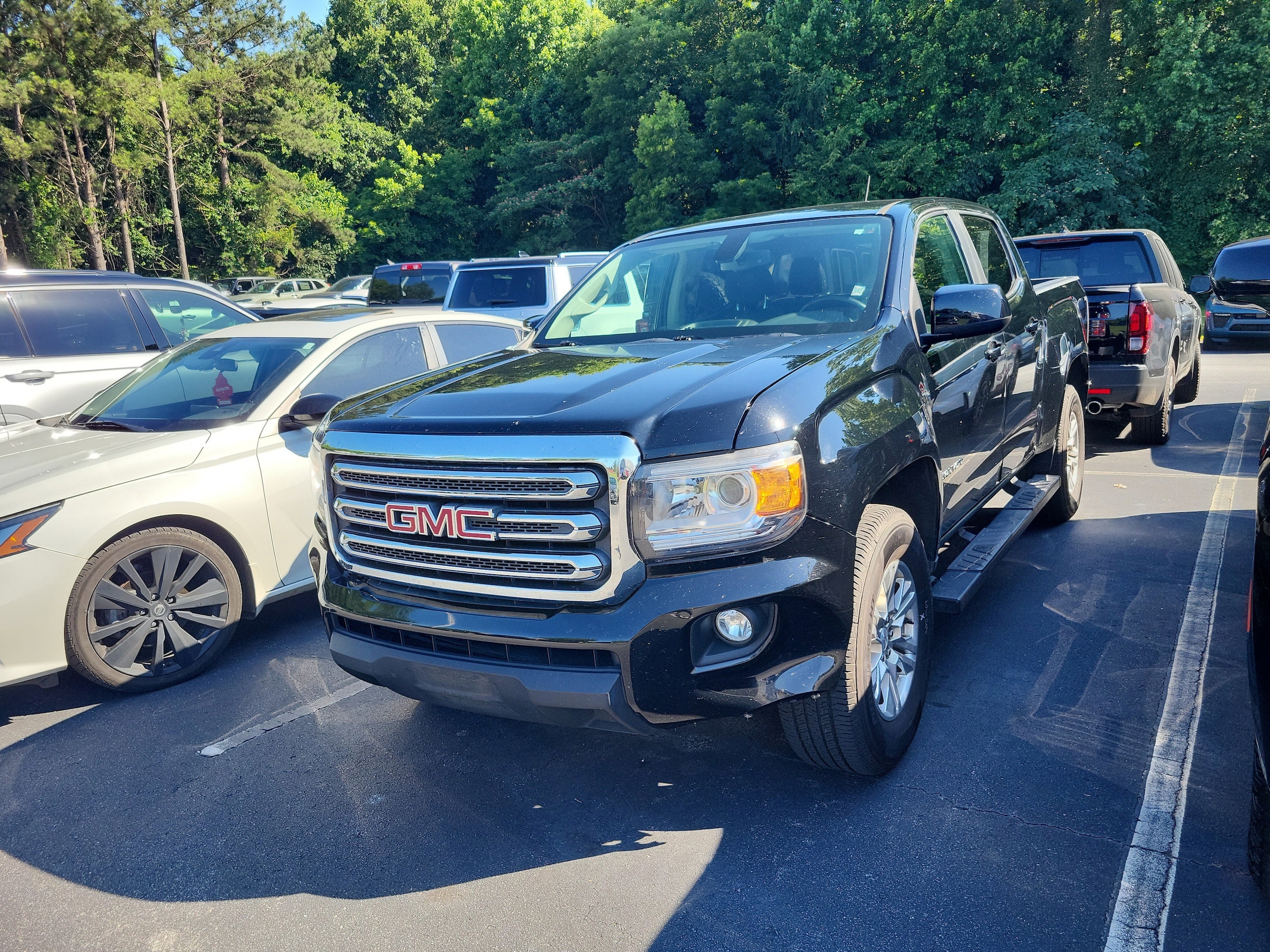2019 GMC Canyon 2WD SLE Crew Cab Short Box's photo