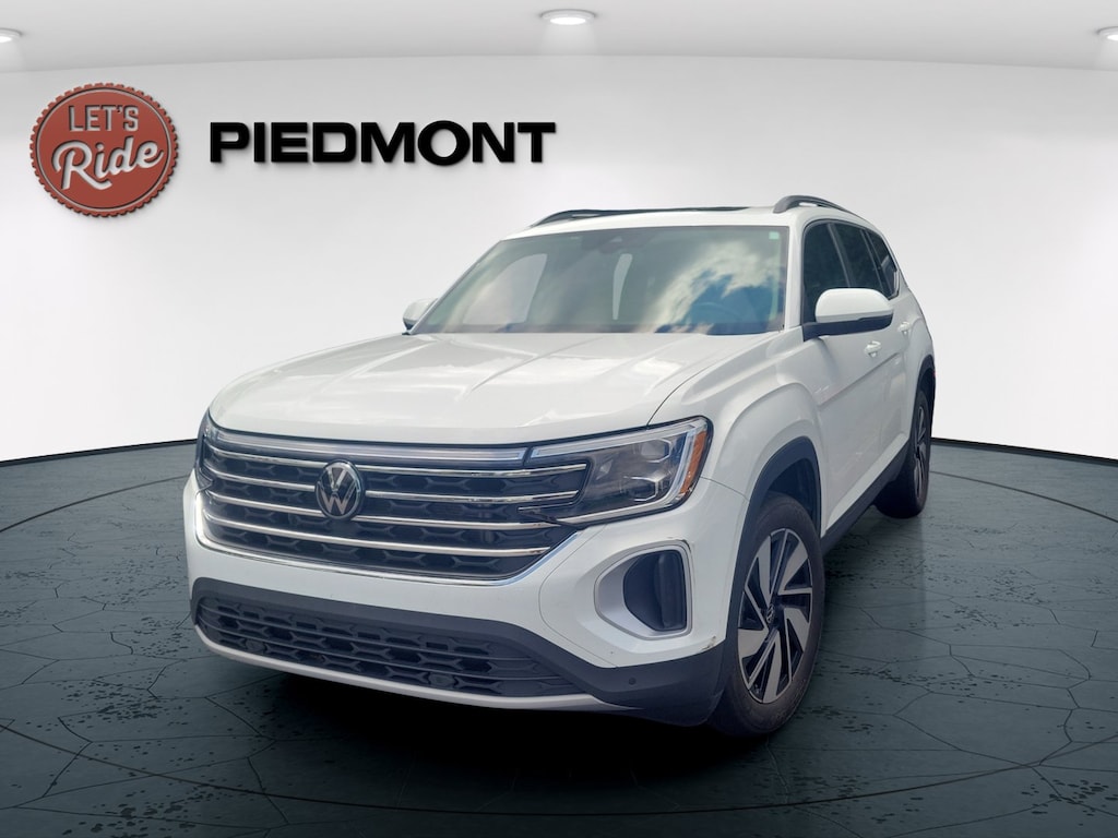 Used 2024 Volkswagen Atlas 2.0T SE w/Technology FWD SUV