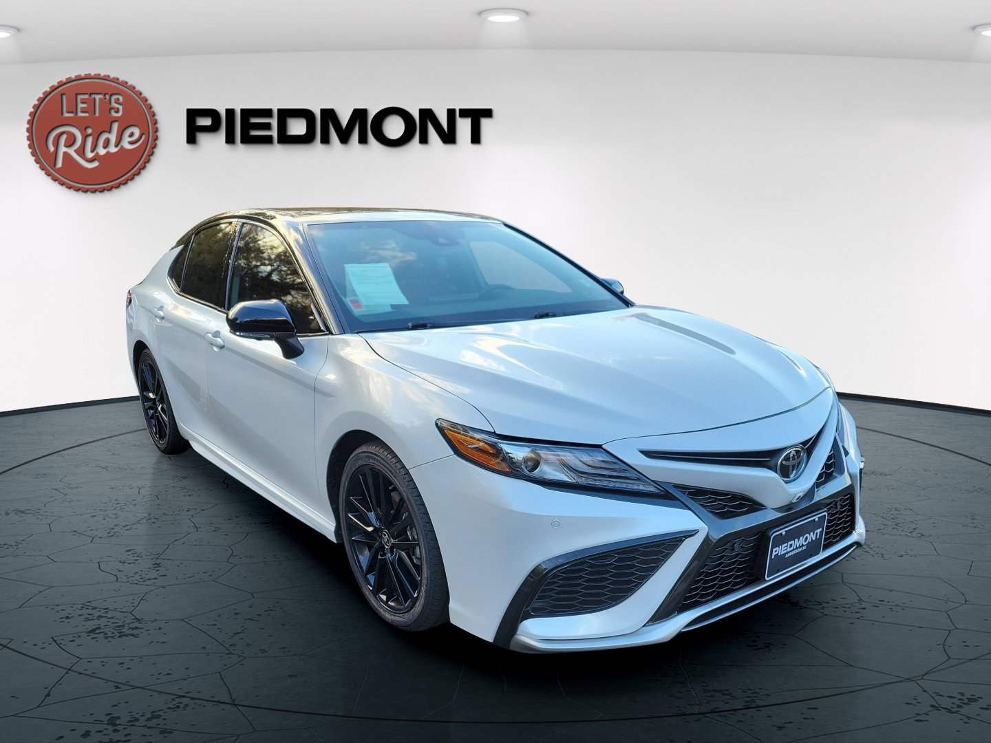 2024 Toyota Camry XSE V6 photo 3