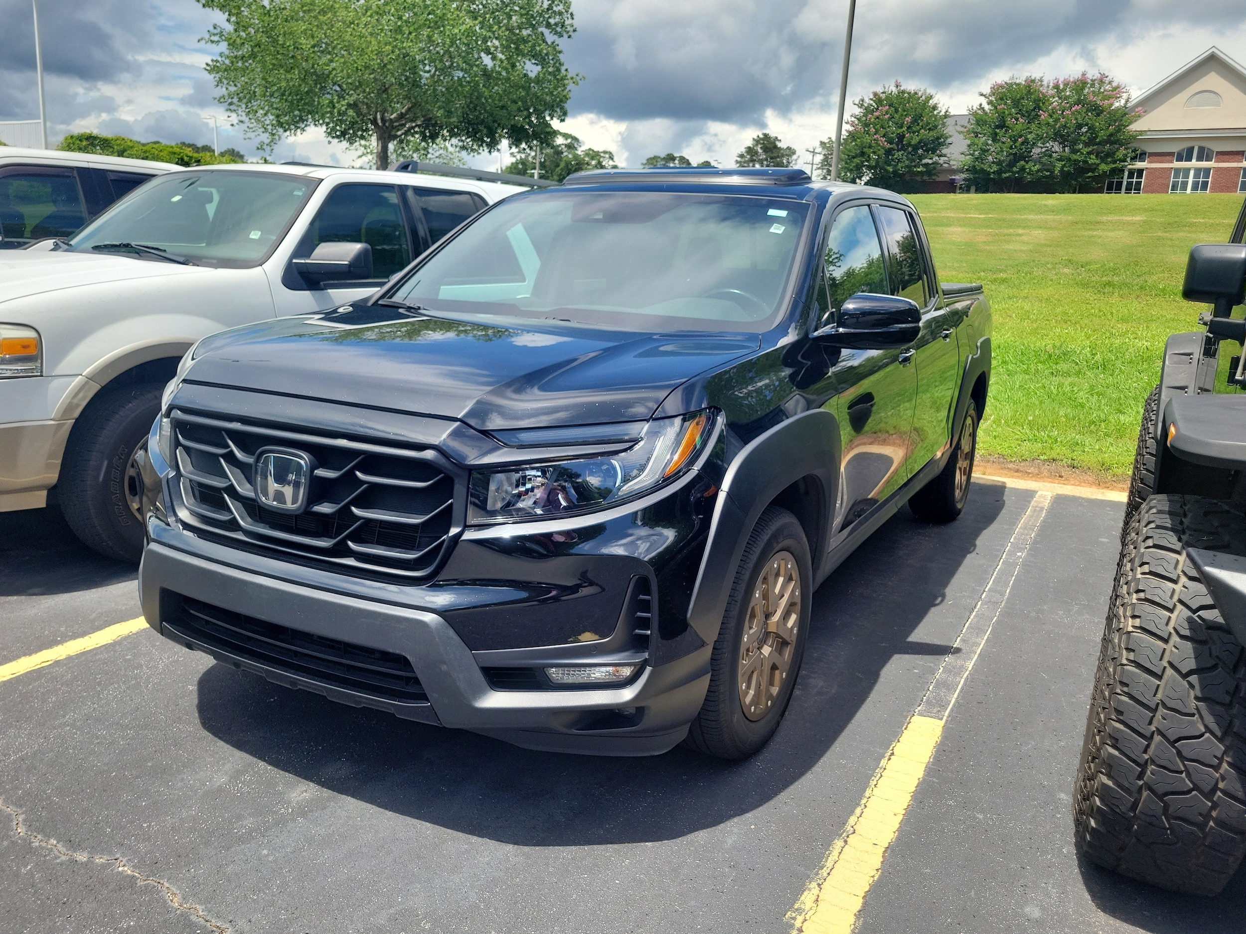 2021 Honda Ridgeline Black Edition's photo